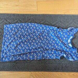 Flutter sleeve dress